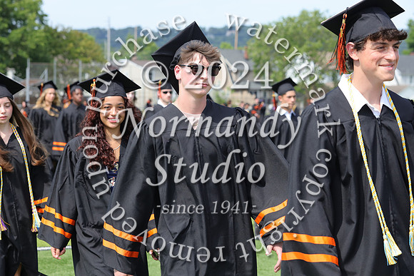 SVL_grad_candids_067