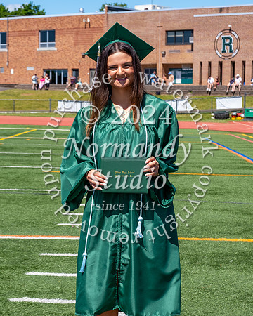 RDG_holding_diplomas_513