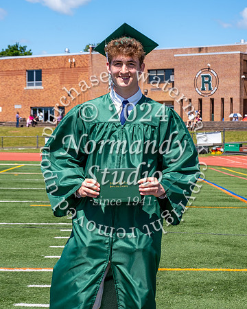 RDG_holding_diplomas_473