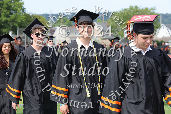 SVL_grad_candids_065