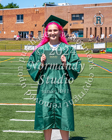 RDG_holding_diplomas_491