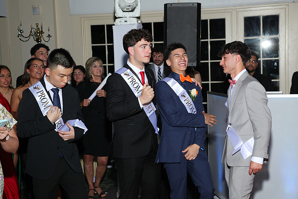 FTH_prom_court_420
