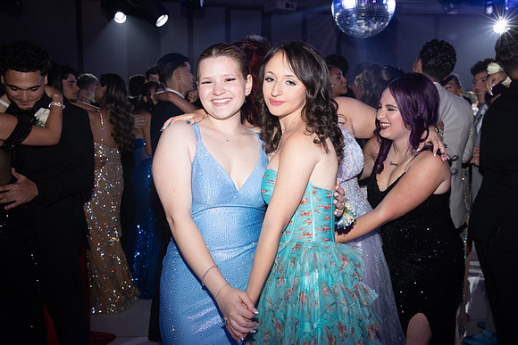 TOT_prom-inside_08