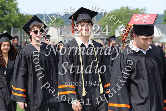 SVL_grad_candids_066