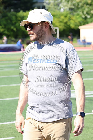 WHS_mb_performing_001