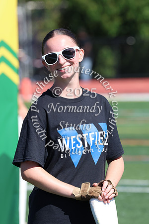 WHS_mb_performing_004