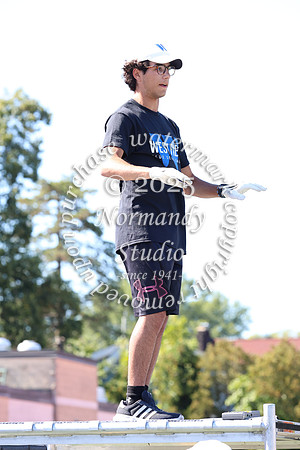 WHS_mb_performing_015