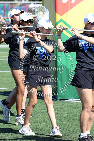 WHS_mb_performing_041
