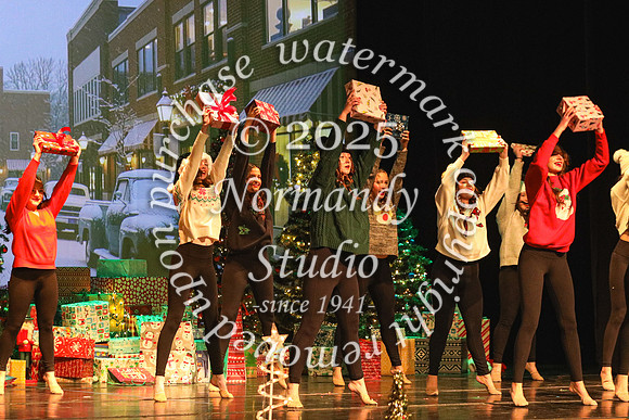 JTH_play_34