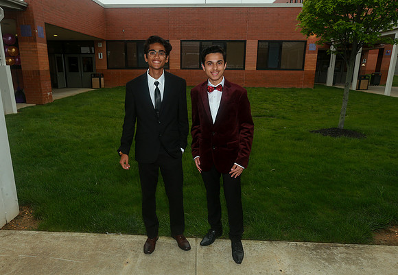 MON-Jr-Prom-candids_9