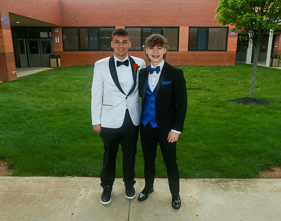 MON-Jr-Prom-candids_20