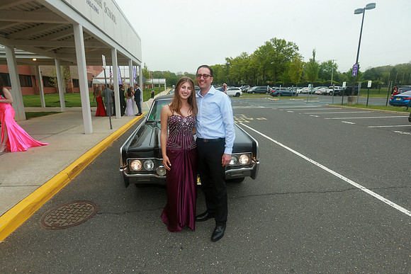 MON-Jr-Prom-candids_60