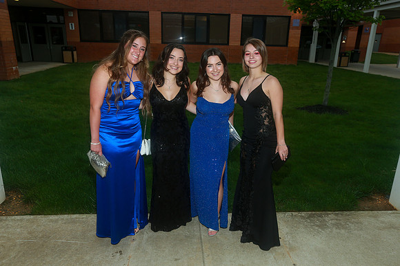 MON-Jr-Prom-candids_57