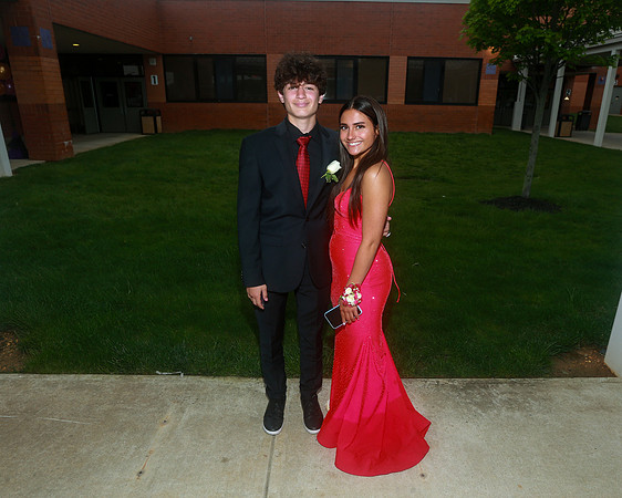 MON-Jr-Prom-candids_53