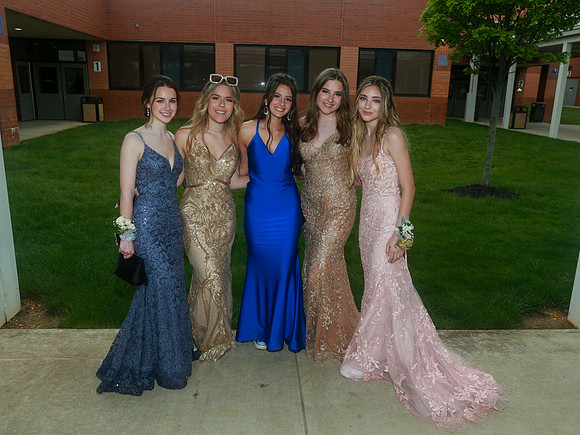 MON-Jr-Prom-candids_30