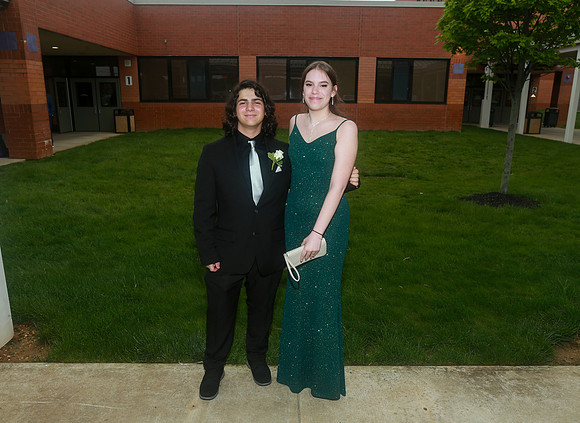 MON-Jr-Prom-candids_28