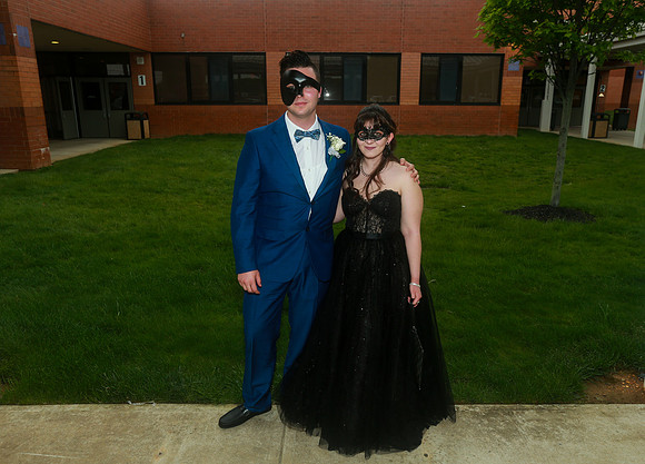 MON-Jr-Prom-candids_22