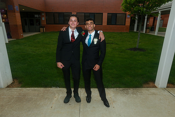 MON-Jr-Prom-candids_46