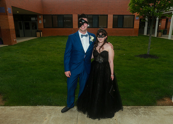 MON-Jr-Prom-candids_21