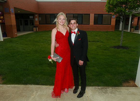 MON-Jr-Prom-candids_6