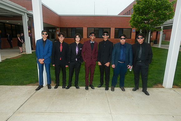 MON-Jr-Prom-candids_25