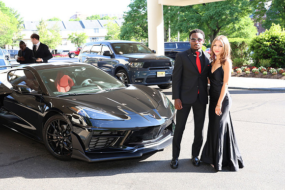 SVL_jr-sr_prom_candids_017