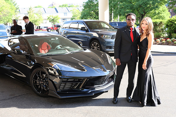SVL_jr-sr_prom_candids_018