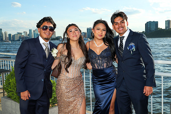 TOT_sr prom_52
