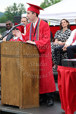 HCH_grad_candids_895