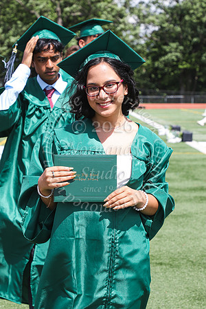 RDG_holding_diplomas_004