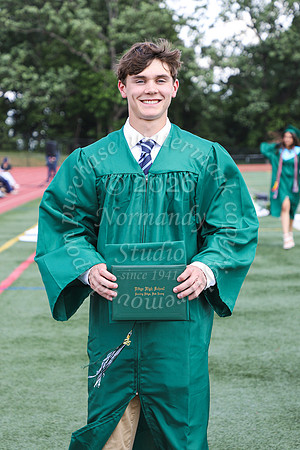 RDG_holding_diplomas_009