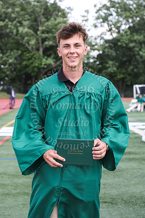 RDG_holding_diplomas_007