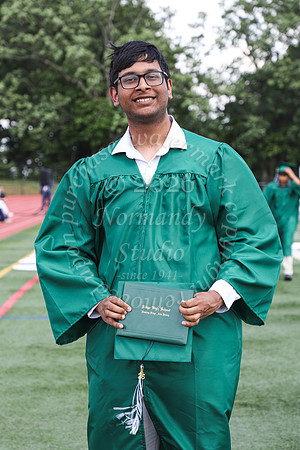 RDG_holding_diplomas_008