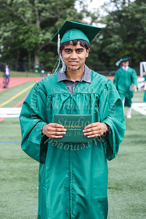 RDG_holding_diplomas_014