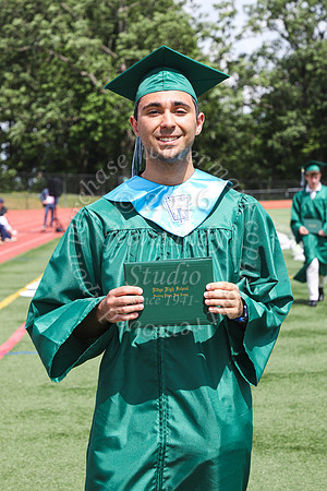 RDG_holding_diplomas_019