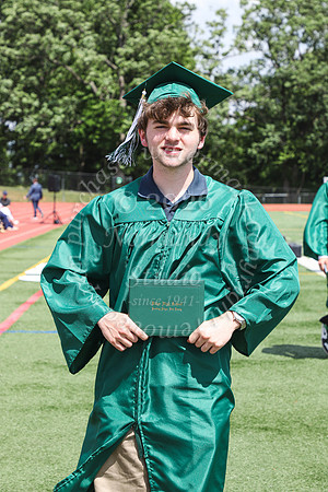 RDG_holding_diplomas_023