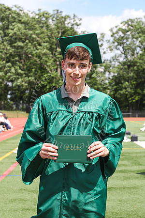 RDG_holding_diplomas_025