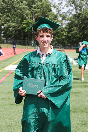 RDG_holding_diplomas_026