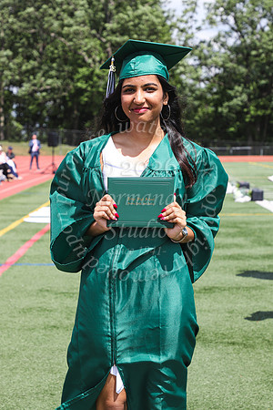 RDG_holding_diplomas_030