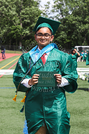 RDG_holding_diplomas_034