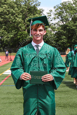 RDG_holding_diplomas_046