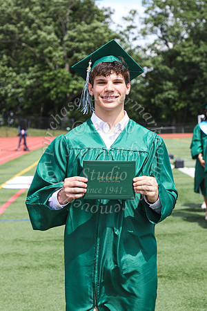 RDG_holding_diplomas_047