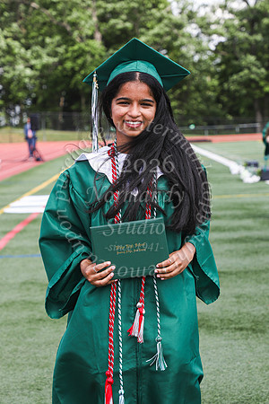 RDG_holding_diplomas_048