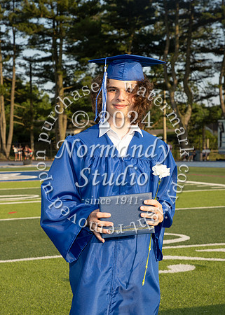 SPF_holding_diplomas_053