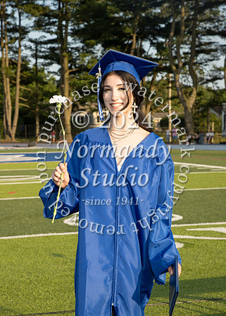 SPF_holding_diplomas_065