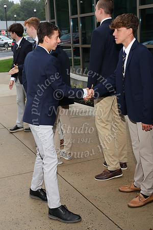 CBA_fr_arriving_082