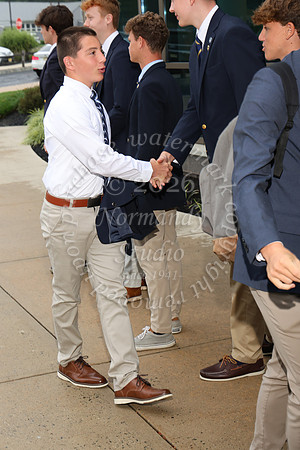 CBA_fr_arriving_095