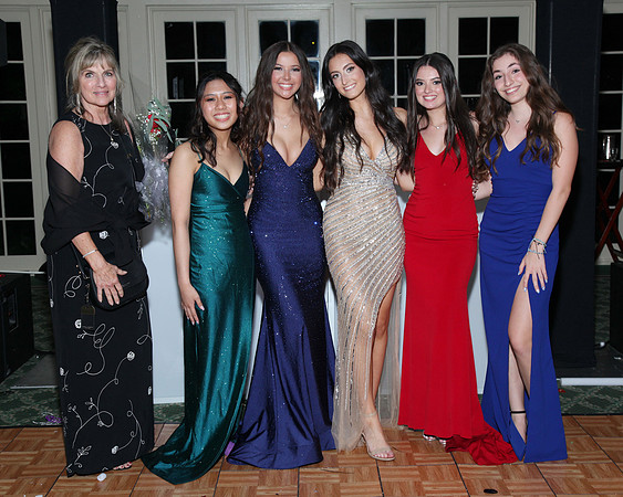 FTH_jr_prom_prince + princess_305