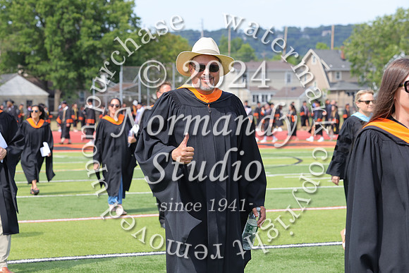 SVL_grad_candids_022