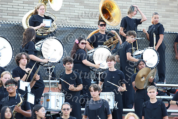 SVL_mb_in_stands_01
